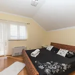 In Okrug Gornji With Sauna Holiday home
