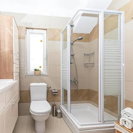 5 Bedroom Amazing In Okrug Gornji Trogir