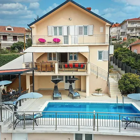 5 Bedroom Amazing In Okrug Gornji * Trogir